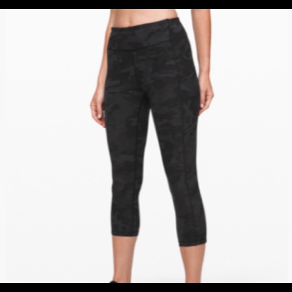 Cropped Camo with Thigh Pockets